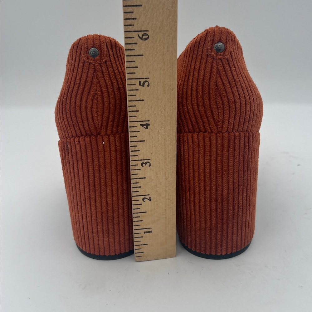 Matt & Nat Amari Academia Corduroy Textured Burnt Orange Heels Pumps size 7 - Picture 6 of 9